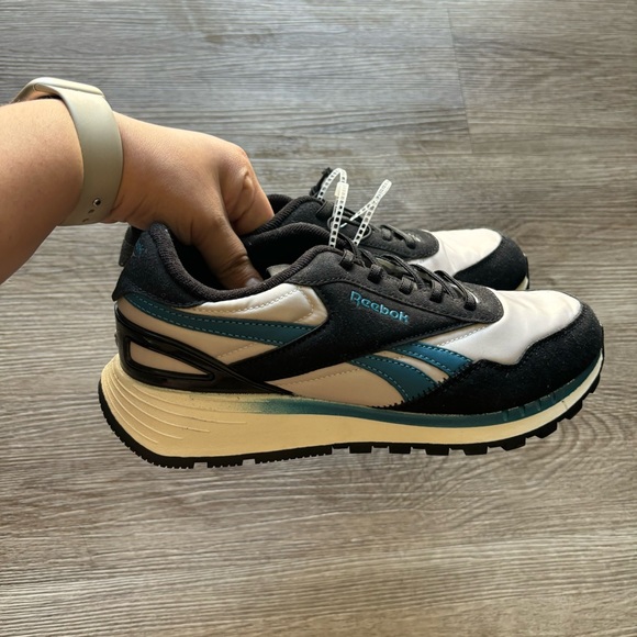 Reeboks - Picture 7 of 10